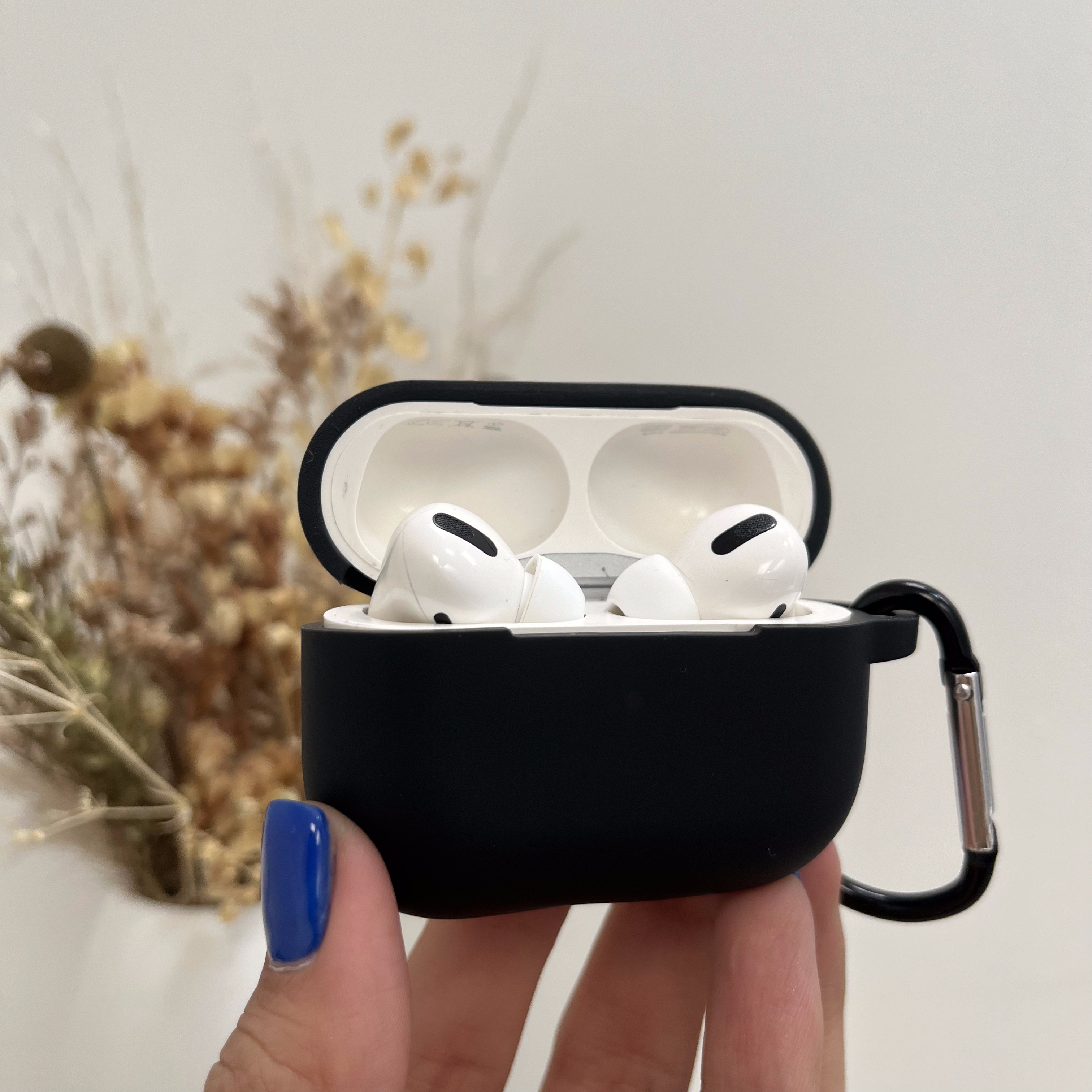 FORRO PROTECTOR CON ACCESORIOS 5 EN 1 PARA AIRPODS PRO