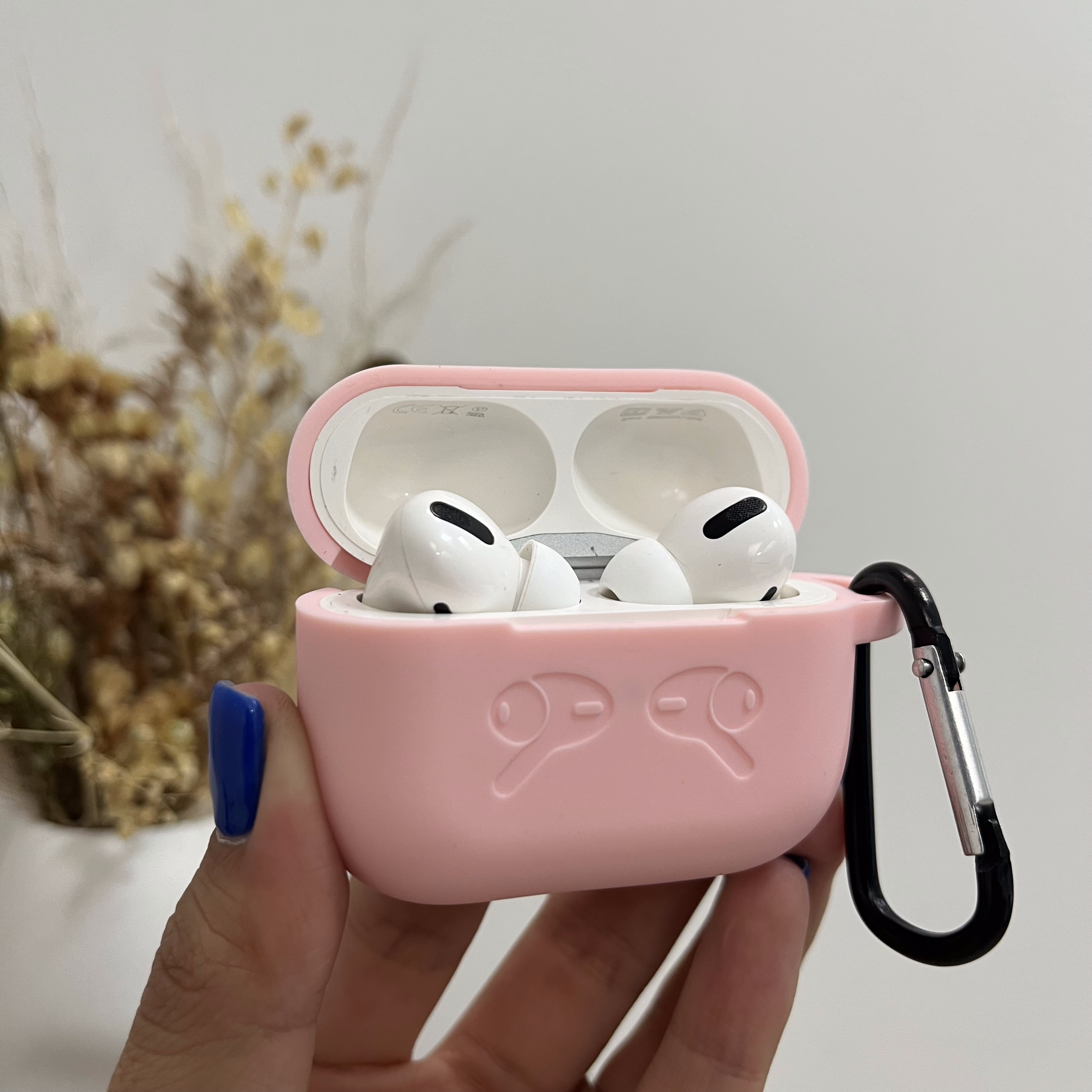 FORRO PROTECTOR CON ACCESORIOS 5 EN 1 PARA AIRPODS PRO