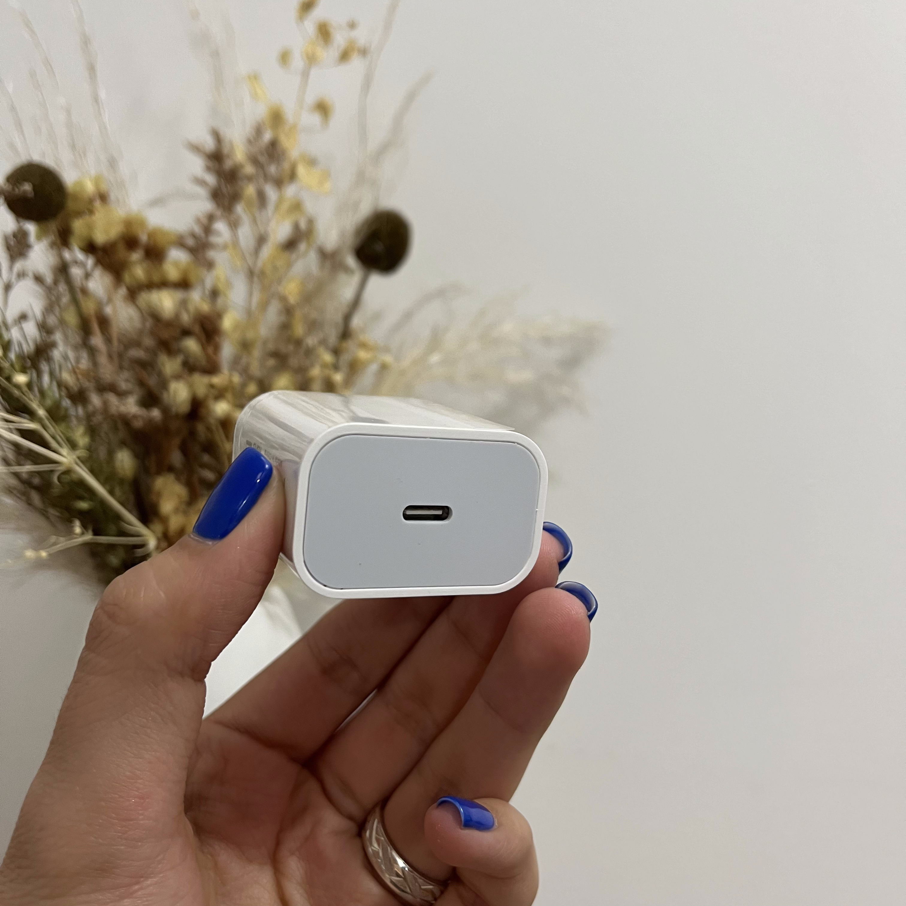 ADAPTADOR CARGADOR RÁPIDO USB C 20-W