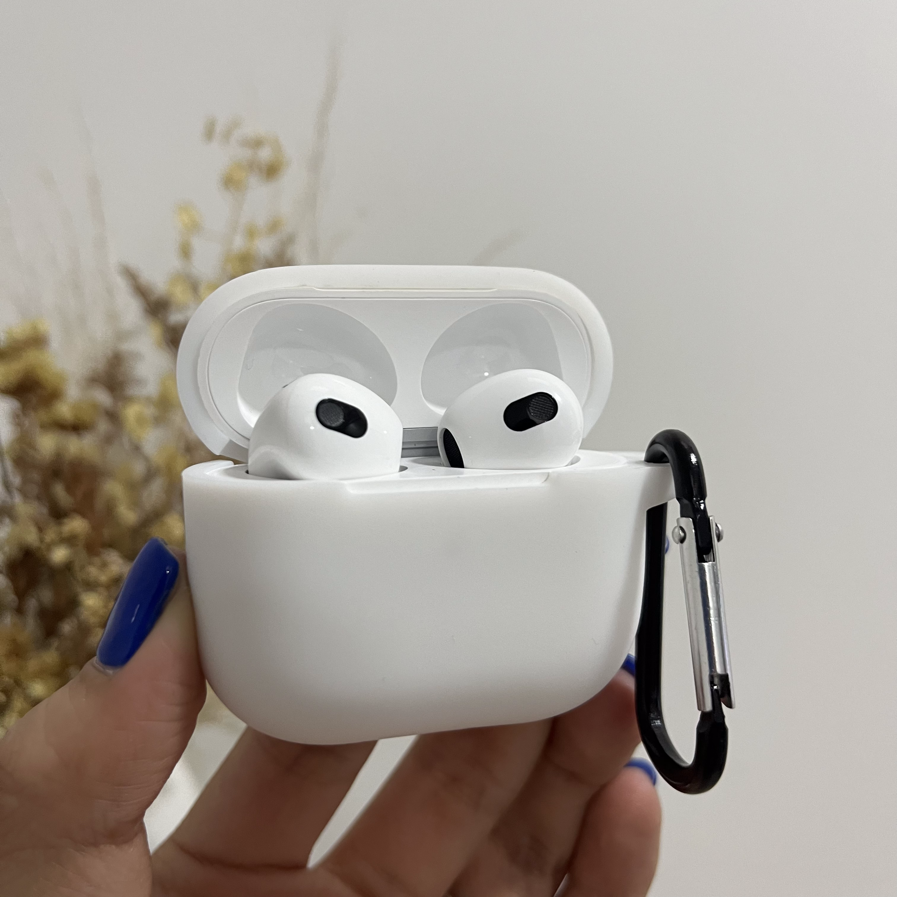 FORRO PROTECTOR CON ACCESORIOS PARA AIRPODS 3 GENERACIÓN