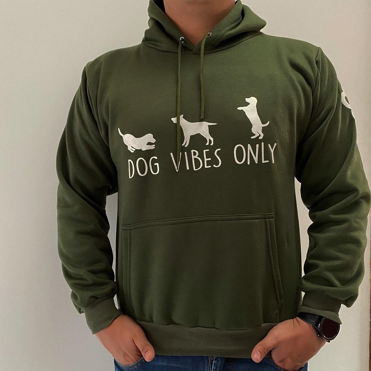 BUZO HODDIE LE ROI DOG VIBES ONLY